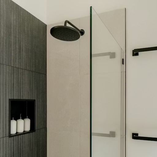 Cabine de duș personalizate din sticlă securizată