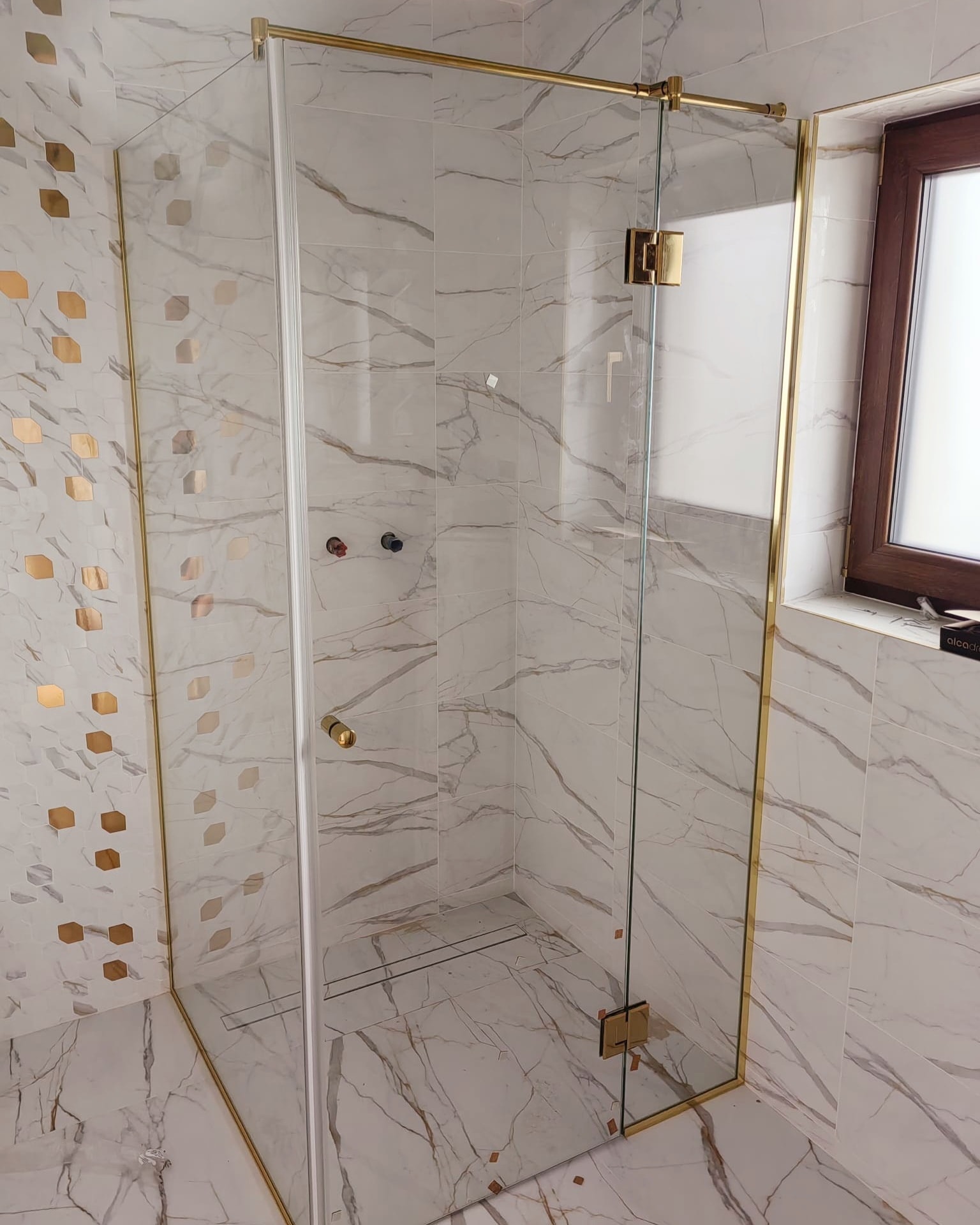 Cabină de duș din sticlă securizată